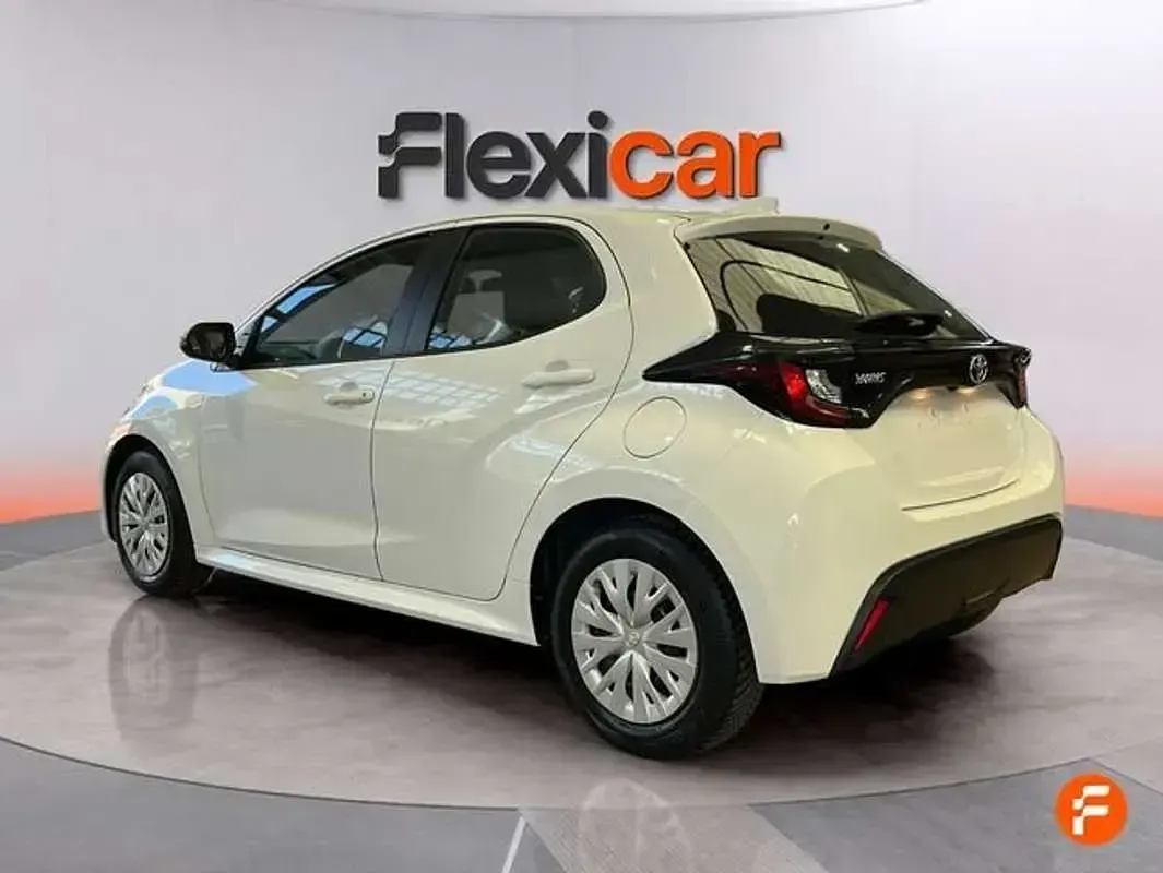 Usado Toyota Yaris Edition 125 CV (91 kW) 2023 Blanco Utilitario