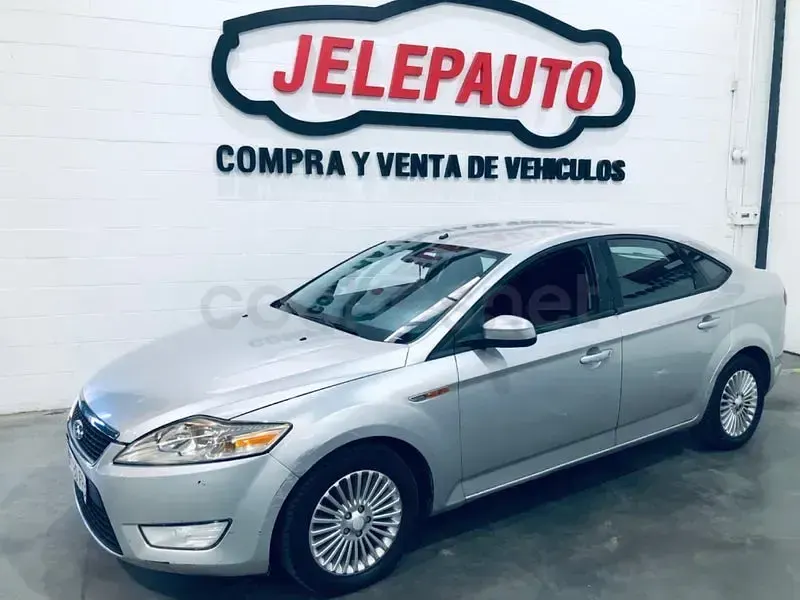 Usado Ford Mondeo Trend 125 CV (91 kW) 2007 Gris / plata Berlina