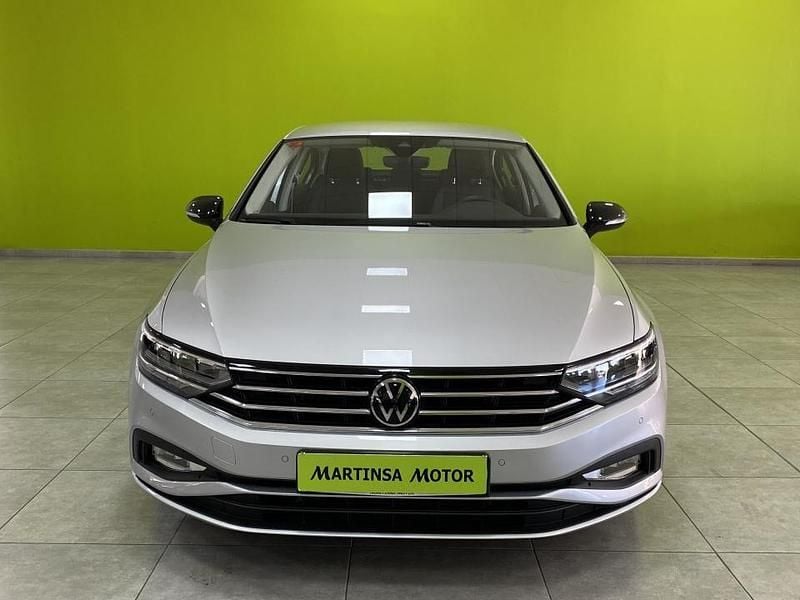 Usado VW Passat Business 150 CV (110 kW) 2021 Gris Berlina