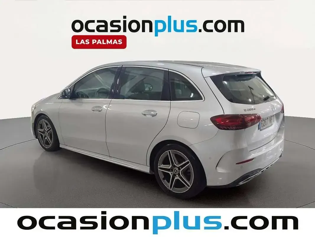 Usado Mercedes B200 150 CV (110 kW) 2023 Gris Monovolumen