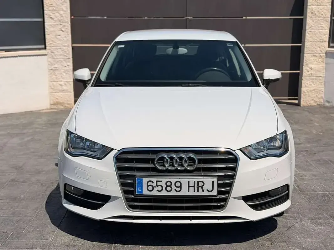 Usado Audi A3 Sportback Ambiente 125 CV (91 kW) 2013 Blanco Utilitario