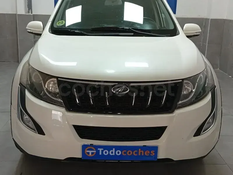 Usado Mahindra XUV500 140 CV (102 kW) 2015 Blanco SUV