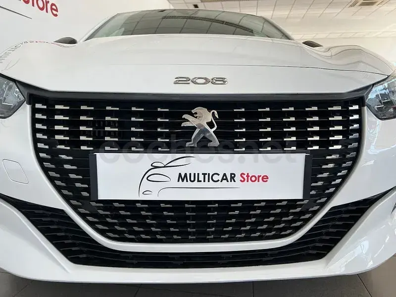 Usado Peugeot 208 Active 100 CV (73 kW) 2022 Blanco Utilitario