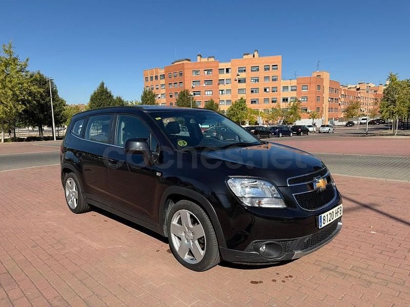 Usado Chevrolet Orlando LTZ 163 CV (119 kW) 2012 Negro Monovolumen