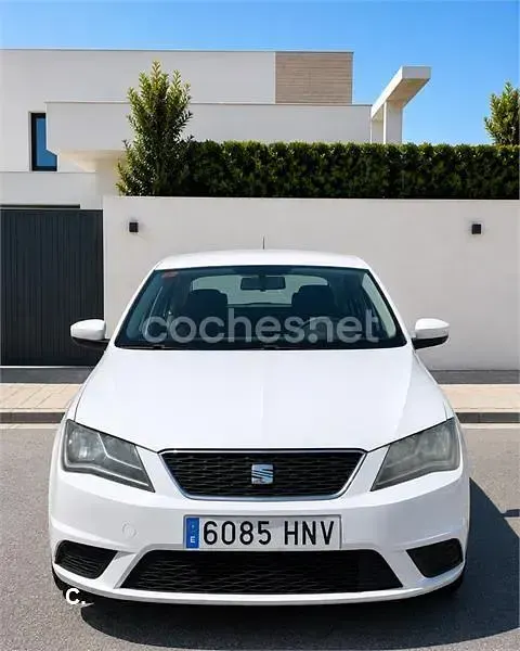 Usado Seat Toledo Reference 105 CV (77 kW) 2013 Blanco Utilitario