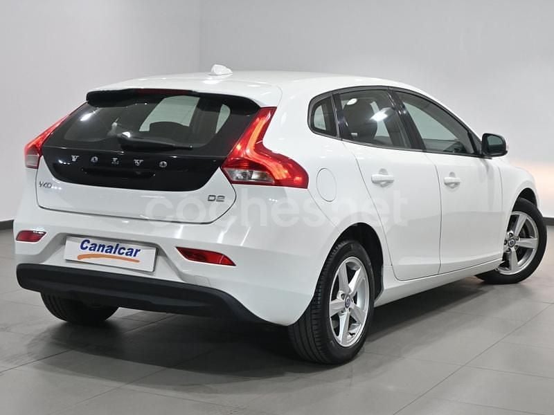 Usado Volvo V40 Kinetic 115 CV (84 kW) 2014 Blanco Familiar