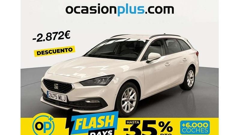 Usado Seat Leon ST Style 131 CV (96 kW) 2023 Blanco Familiar