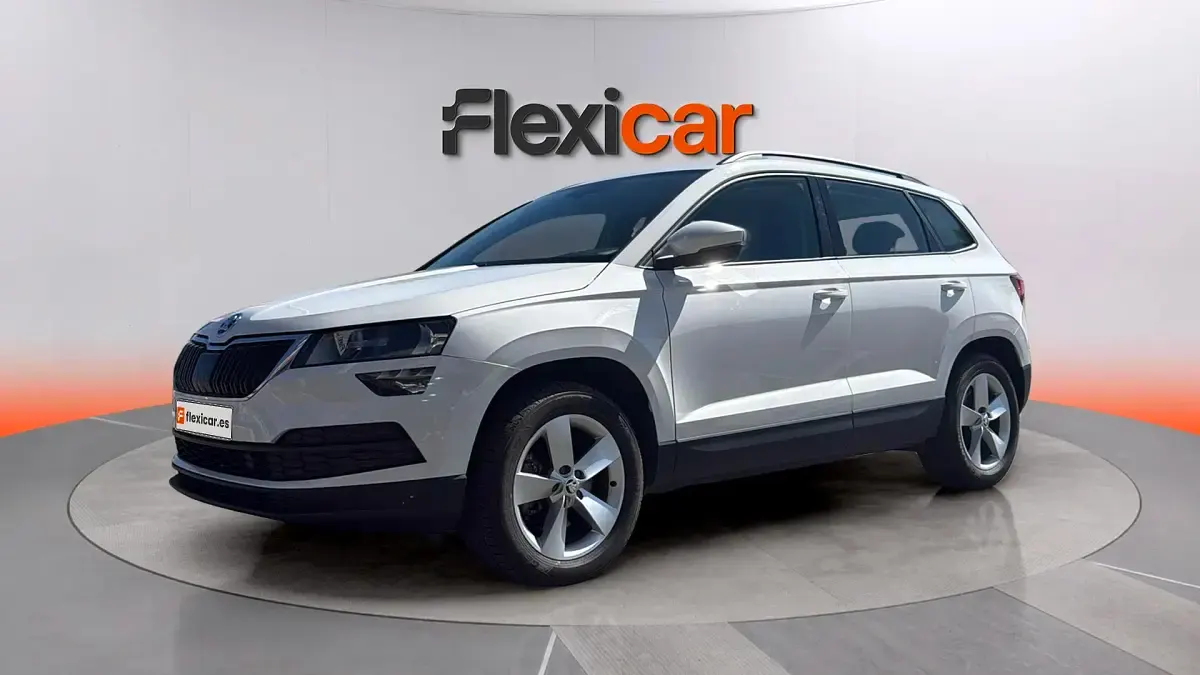 Usado Skoda Karoq Ambition 150 CV (110 kW) 2021 Blanco SUV
