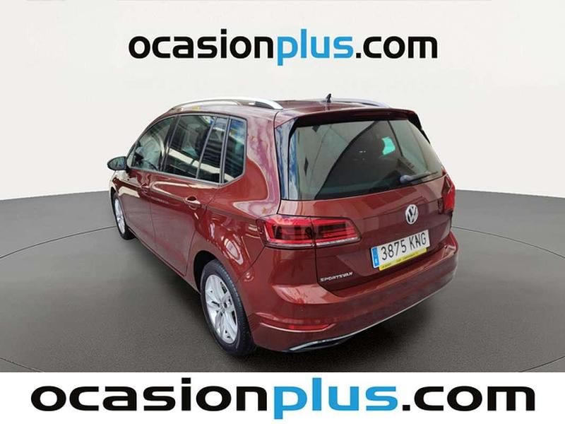Usado VW Golf Sportsvan Advance 110 CV (80 kW) 2018 Rojo Monovolumen