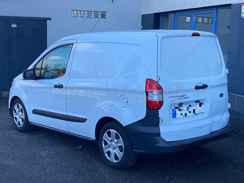 Usado Ford Tourneo Courier Ambiente 75 CV (55 kW) 2019 Blanco Monovolumen