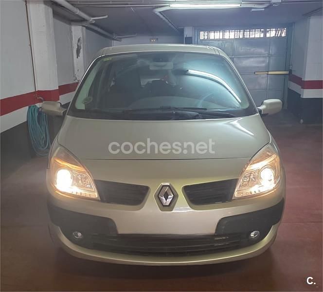 Usado Renault Scénic II Dynamique 130 CV (95 kW) 2007 Beige Monovolumen