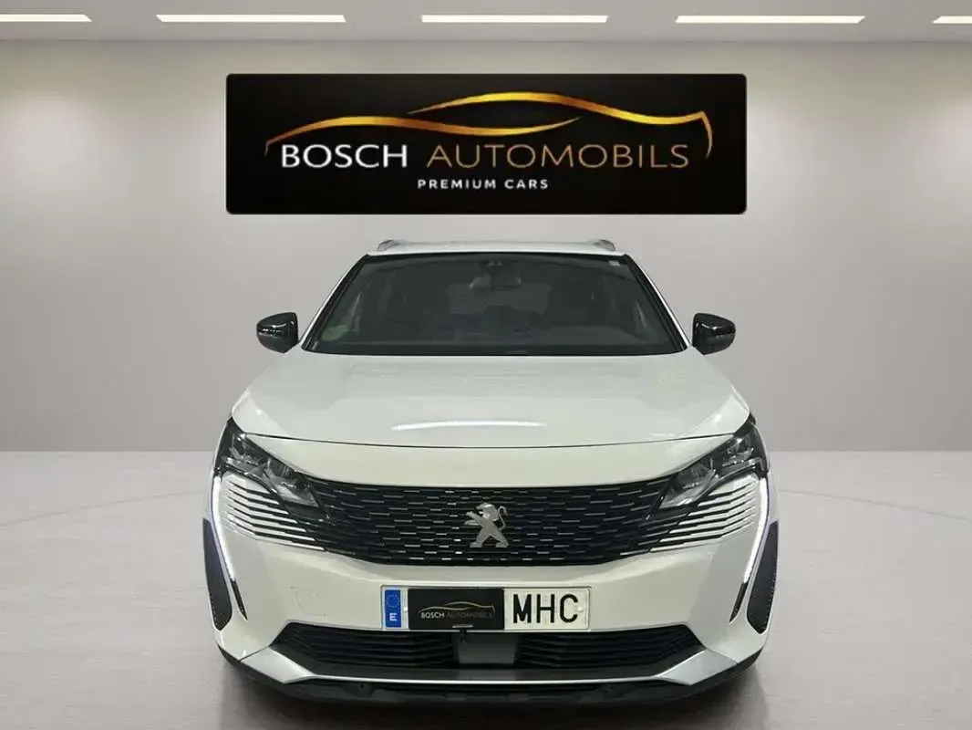 Usado Peugeot 5008 Allure 131 CV (96 kW) 2023 Blanco SUV