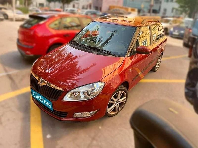 Usado Skoda Fabia Ambition 90 CV (66 kW) 2014 Rojo Utilitario