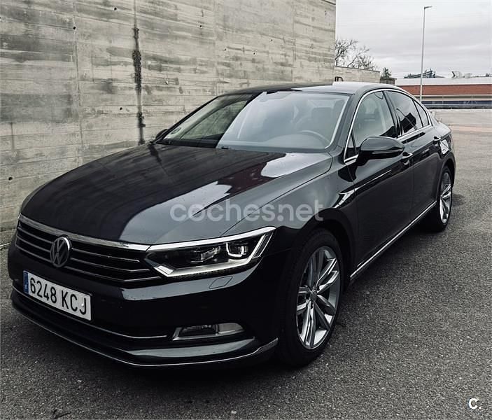 Usado VW Passat Sportline 150 CV (110 kW) 2017 Gris / plata Berlina