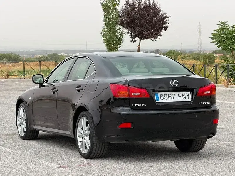 Usado Lexus IS220d 177 CV (130 kW) 2007 Negro Berlina