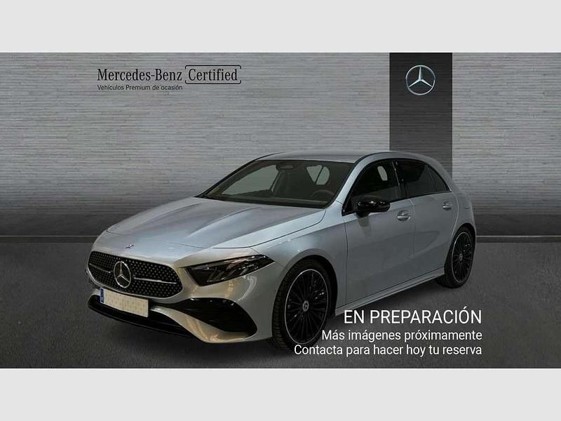 Usado 2025 Mercedes A200 Berlina | 35.595 € (Precio justo) - Imagen 1/4