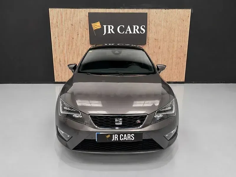 Usado Seat Leon FR 150 CV (110 kW) 2016 Gris / plata Berlina