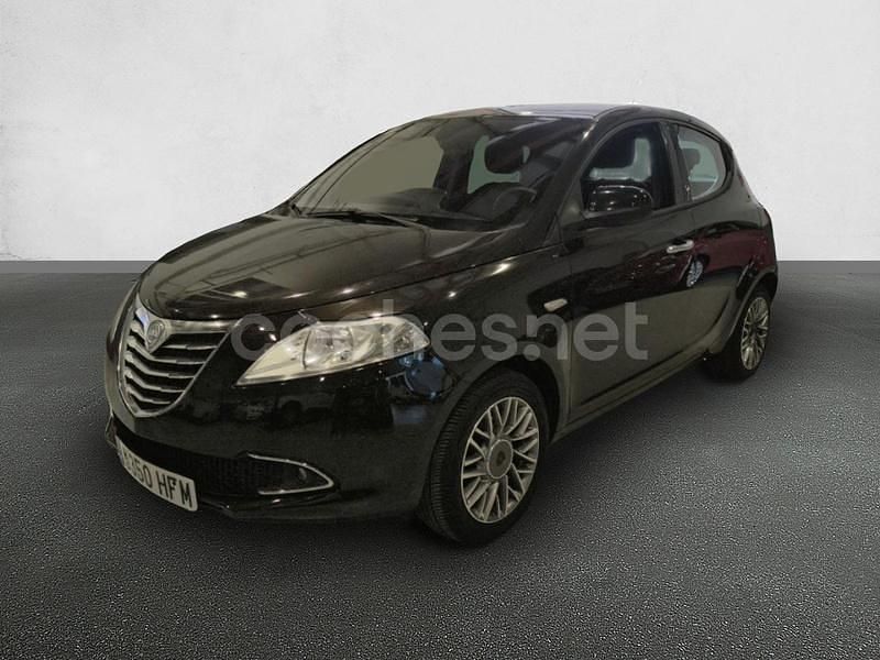 Gris / plata Usado 2011 Lancia Ypsilon Platinum Utilitario | 7900 € - Imagen 1/4