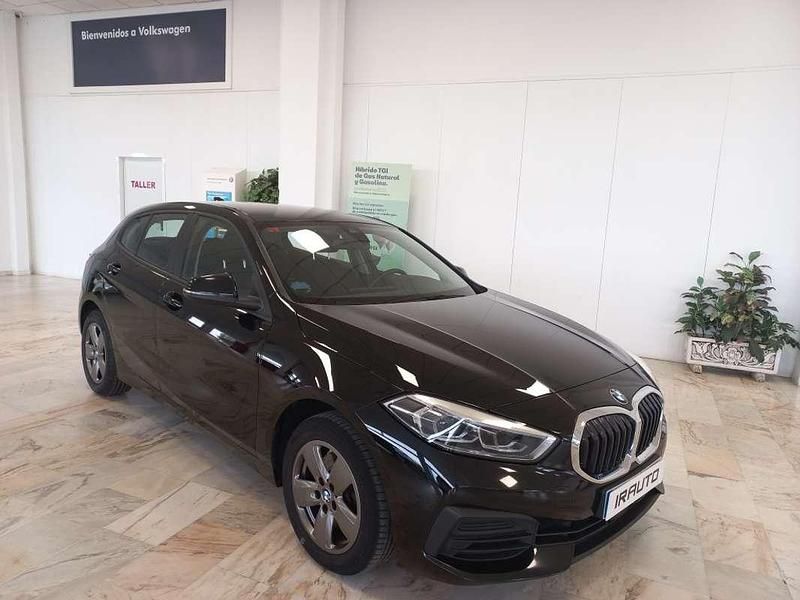 Usado BMW 118 150 CV (110 kW) 2023 Negro Utilitario