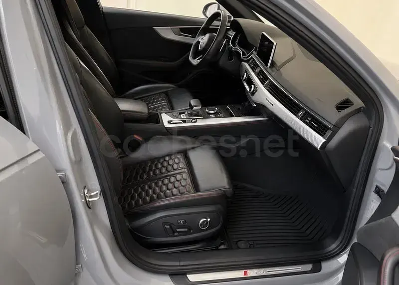 Usado Audi RS4 S-Line 450 CV (330 kW) 2019 Gris / plata Familiar
