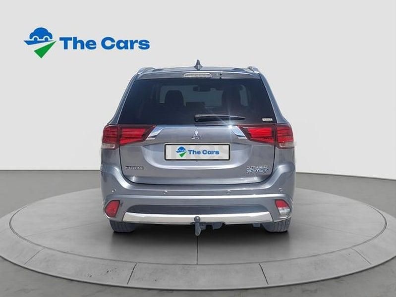 Usado Mitsubishi Outlander P-HEV 203 CV (149 kW) 2018 Gris / plata SUV