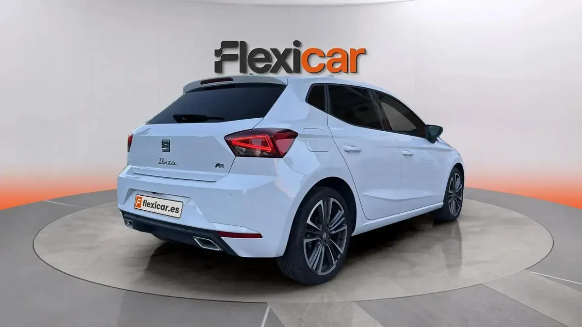 Usado Seat Ibiza FR 150 CV (110 kW) 2024 Blanco Utilitario
