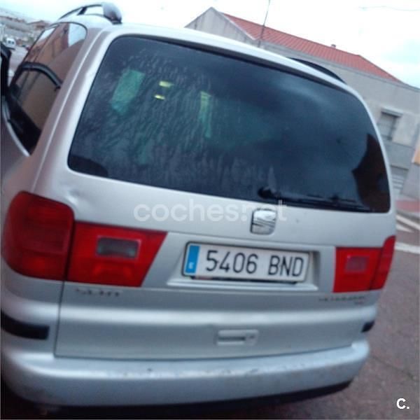 Usado Seat Alhambra 115 CV (84 kW) 2001 Gris / plata Monovolumen