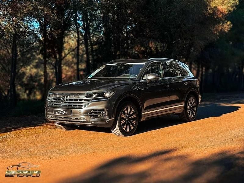 Gris Usado 2021 VW Touareg Elegance SUV | 34.500 € (Super precio) - Imagen 1/4