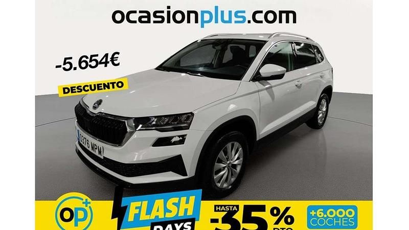 Usado Skoda Karoq Selection 116 CV (85 kW) 2024 Blanco SUV