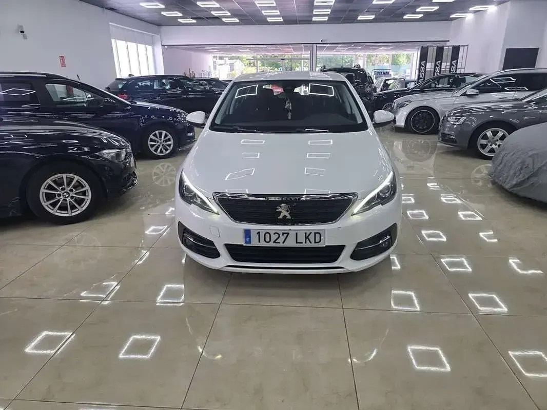 Usado Peugeot 308 Active 99 CV (72 kW) 2020 Blanco Utilitario
