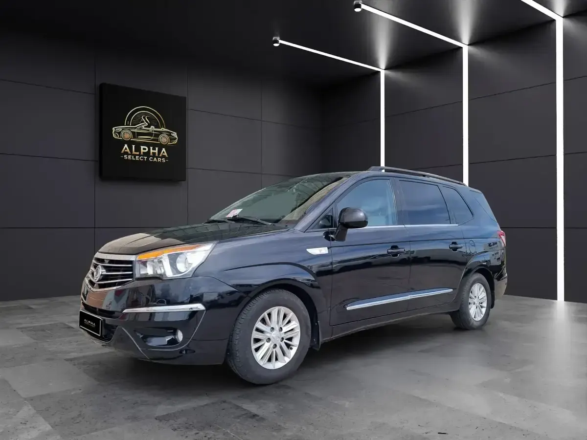 Usado SsangYong Rodius 178 CV (130 kW) 2018 Negro Monovolumen
