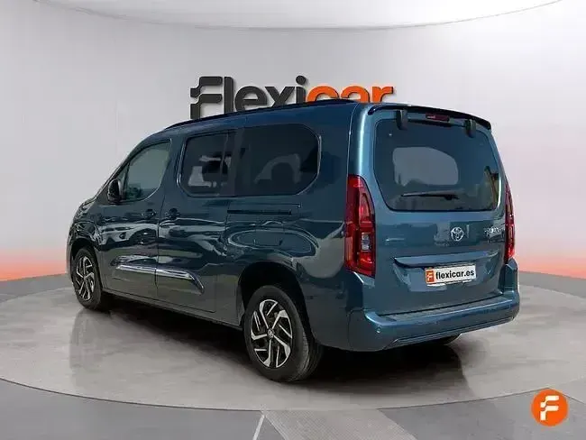 Usado Toyota Proace Verso Active 131 CV (96 kW) 2025 Verde Familiar
