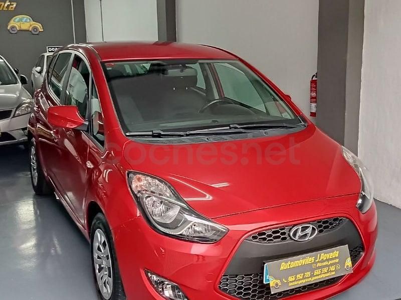 Usado Hyundai ix20 90 CV (66 kW) 2016 Granate Utilitario