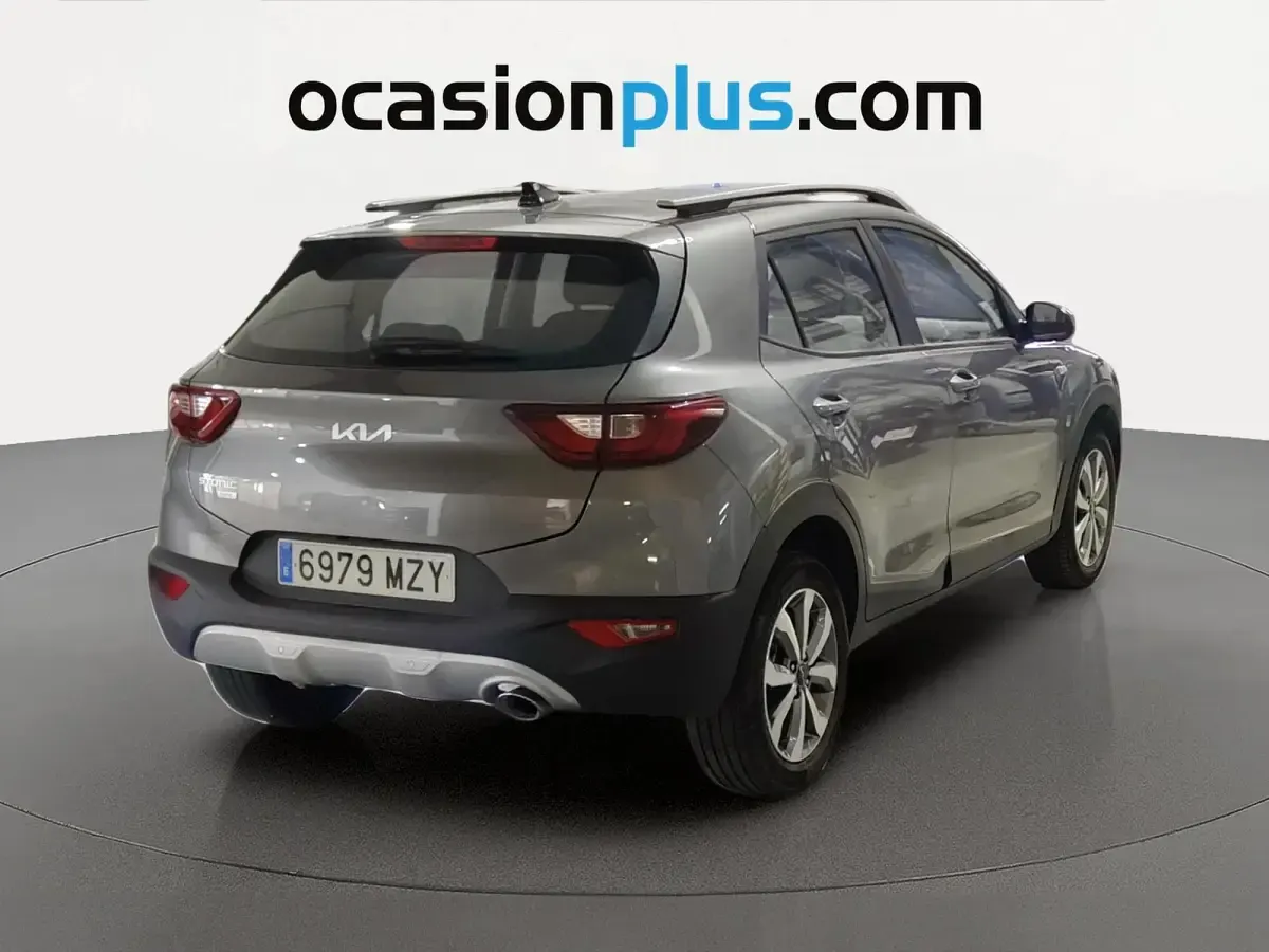 Usado Kia Stonic 101 CV (74 kW) 2025 Gris SUV