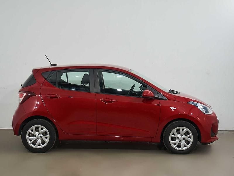 Usado Hyundai i10 67 CV (49 kW) 2019 Granate Utilitario