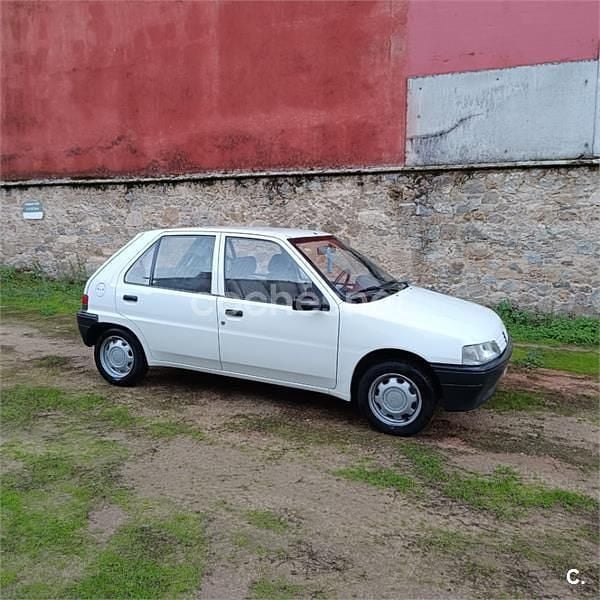 Usado Peugeot 106 60 CV (44 kW) 1993 Blanco Utilitario