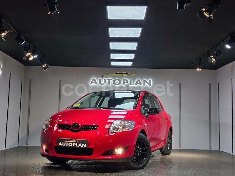 Rojo Usado 2009 Toyota Auris Berlina | 8790 € (Precio justo) - Imagen 1/4