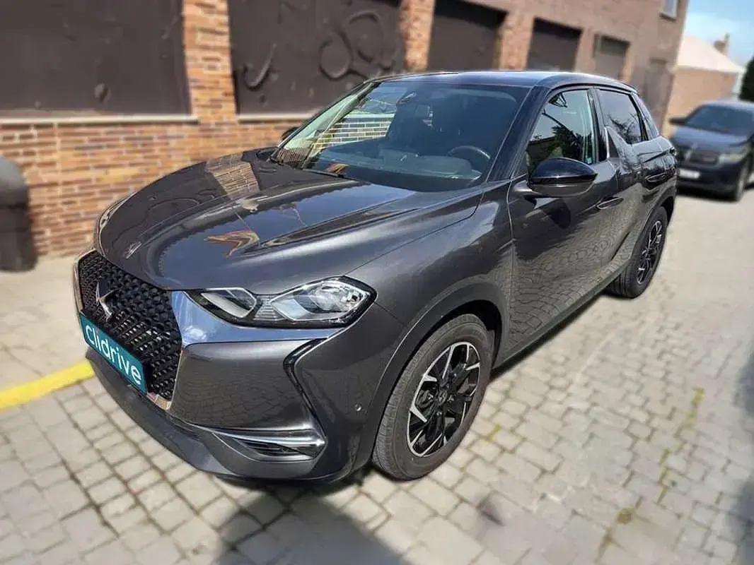 Usado DS Automobiles DS3 Crossback So Chic 101 CV (74 kW) 2020 Gris SUV