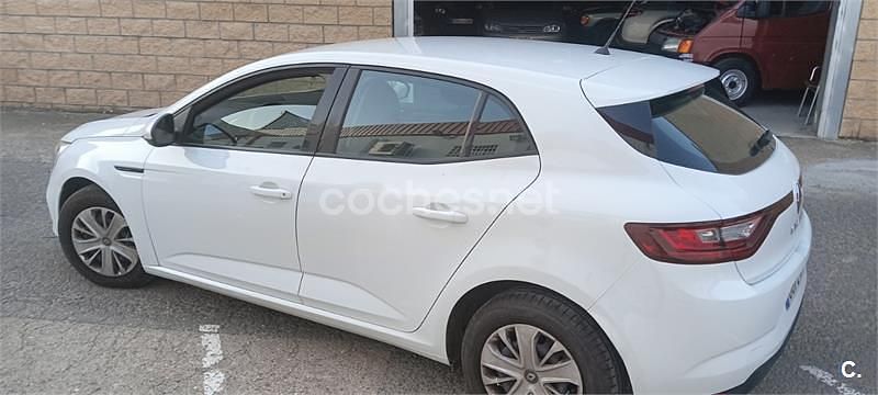 Usado Renault Mégane IV Business 115 CV (84 kW) 2019 Blanco Berlina