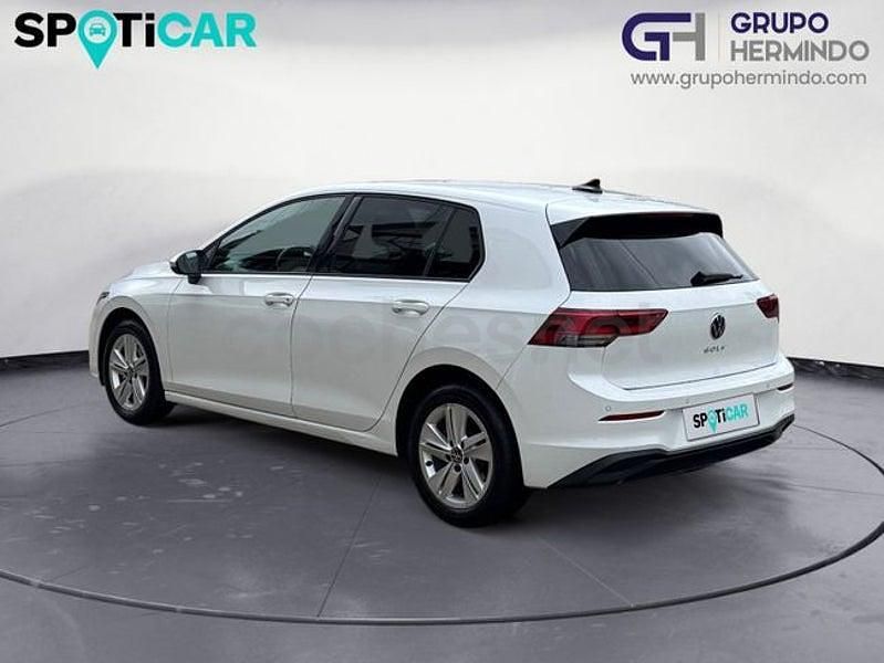 Usado VW Golf VIII Life 130 CV (95 kW) 2021 Blanco Berlina