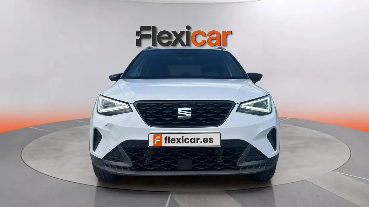 Usado Seat Arona FR 110 CV (80 kW) 2022 Blanco SUV