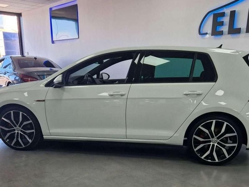 Używany VW Golf VII GTI 230 KM (169 kW) 2018 Biały Hatchback
