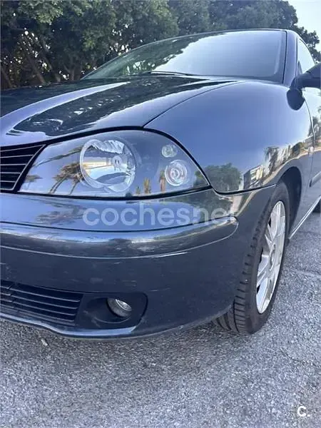 Usado Seat Ibiza 75 CV (55 kW) 2005 Azul Utilitario