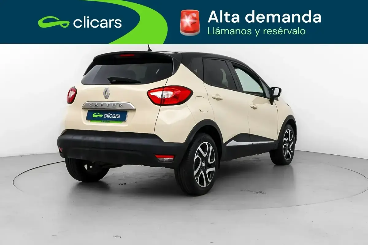 Usado Renault Captur Intens 90 CV (66 kW) 2017 Beige SUV
