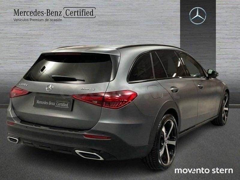 Usado Mercedes C220 200 CV (147 kW) 2022 Gris / plata Familiar