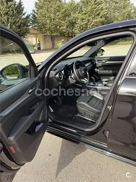 Usado Alfa Romeo Stelvio Veloce 210 CV (154 kW) 2020 Negro SUV