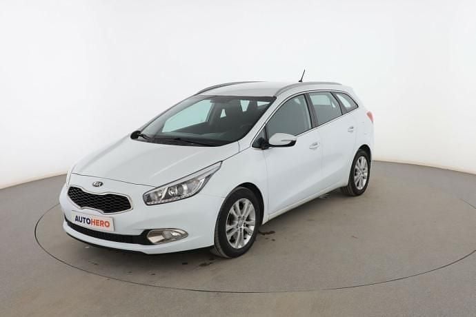 Blanco Usado 2013 Kia Ceed Berlina | 8899 € (Buen precio) - Imagen 1/3
