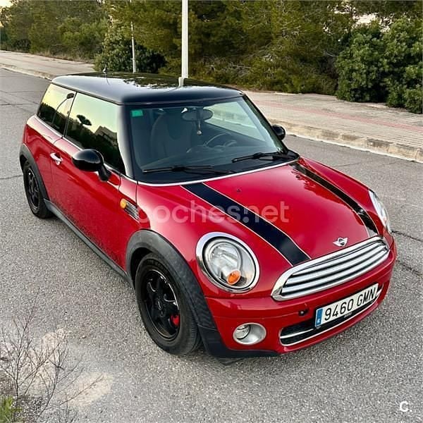 Usado Mini Cooper D 110 CV (80 kW) 2009 Rojo Utilitario