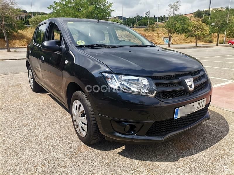 Negro Usado 2015 Dacia Sandero Lauréate Utilitario | 3600 € (Super precio) - Imagen 1/4