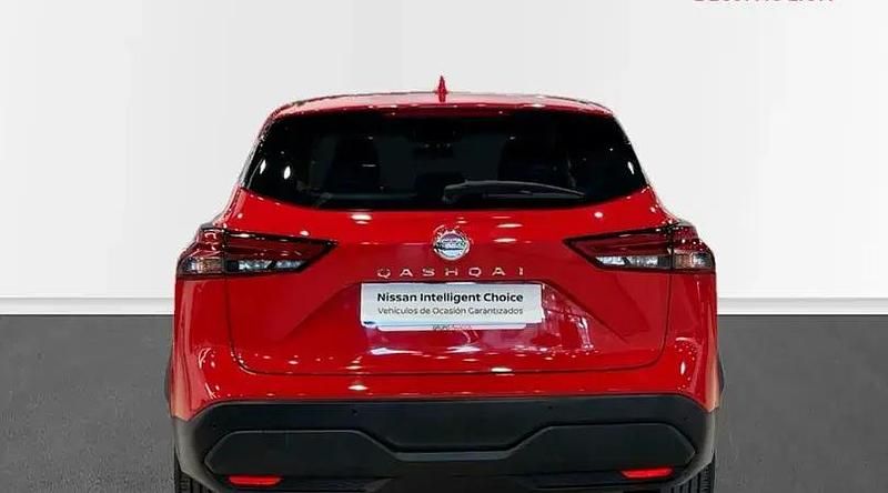 Usado Nissan Qashqai Acenta 158 CV (116 kW) 2022 Rojo volcan (solido) SUV